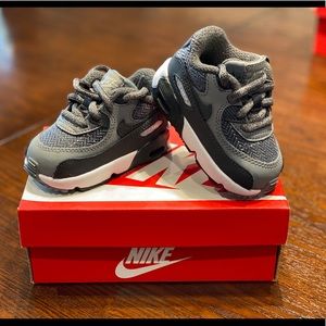 Nike Air Max 90. Virtually new.